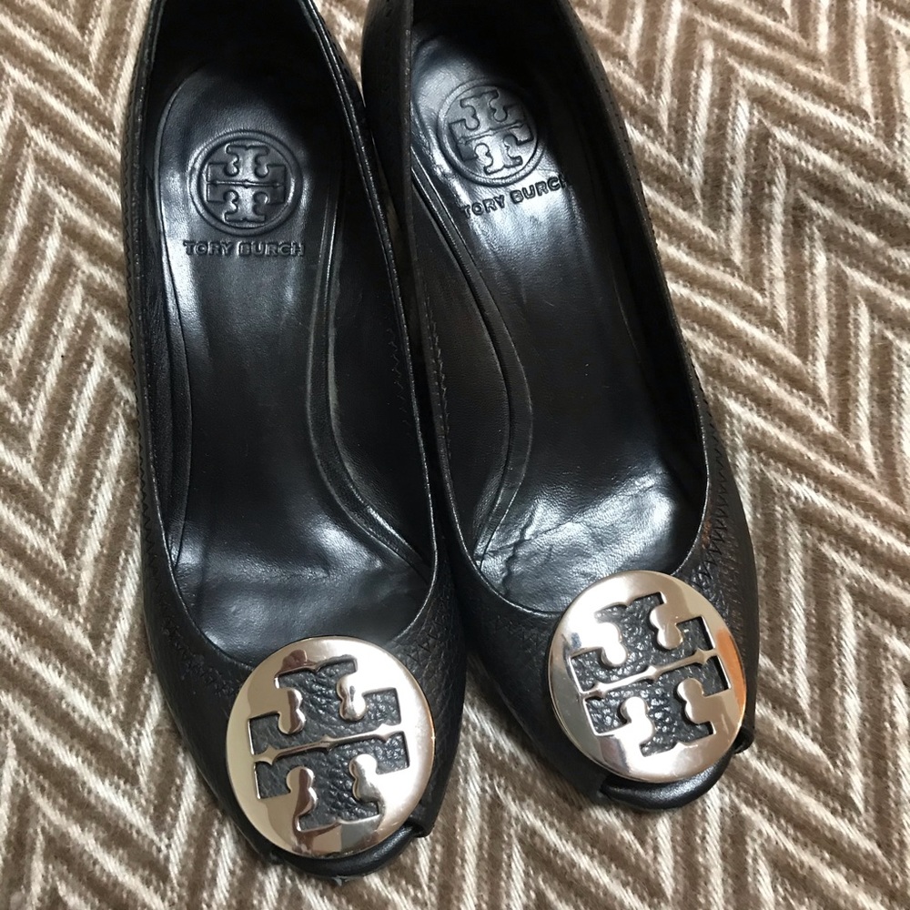 Tory Burch wedge great condition